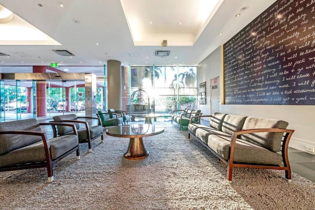 'Towering Palms' Resort-Style Apartment With A Separate Studio Darwin Zewnętrze zdjęcie